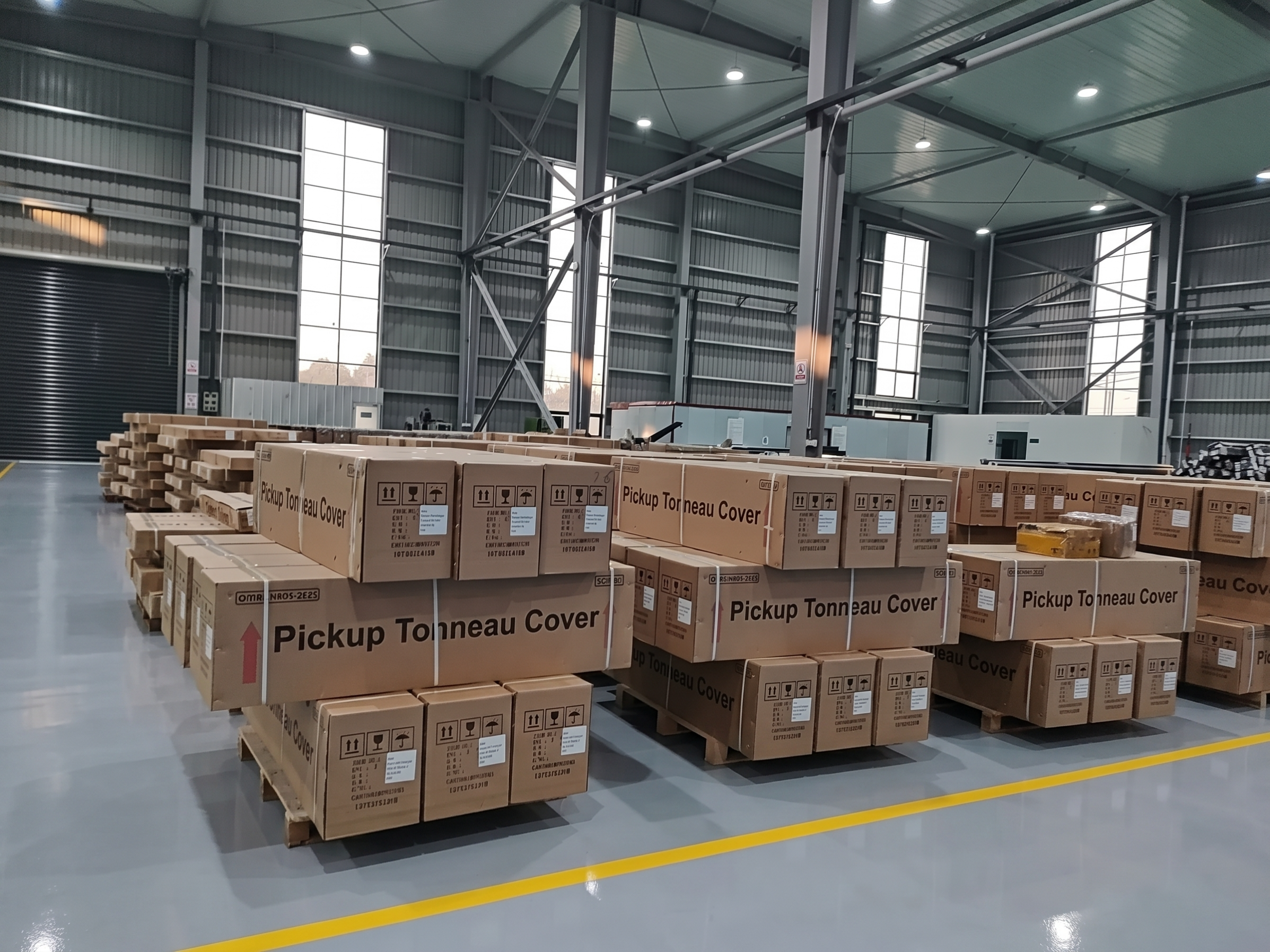 Export-ready tonneau cover packaging